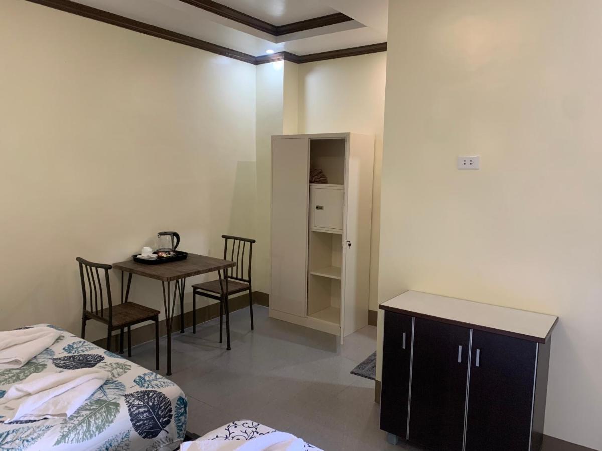 Zl Travelers Inn Batuan エクステリア 写真