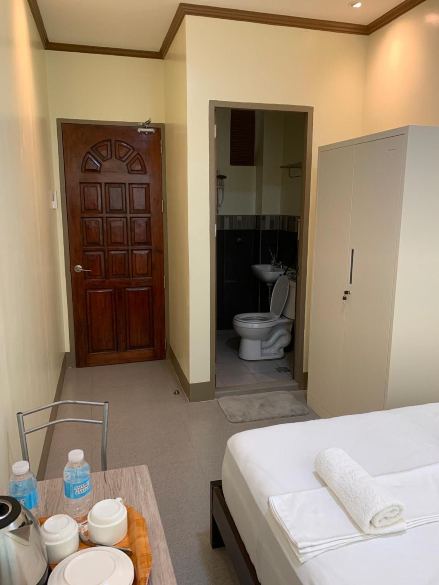 Zl Travelers Inn Batuan エクステリア 写真