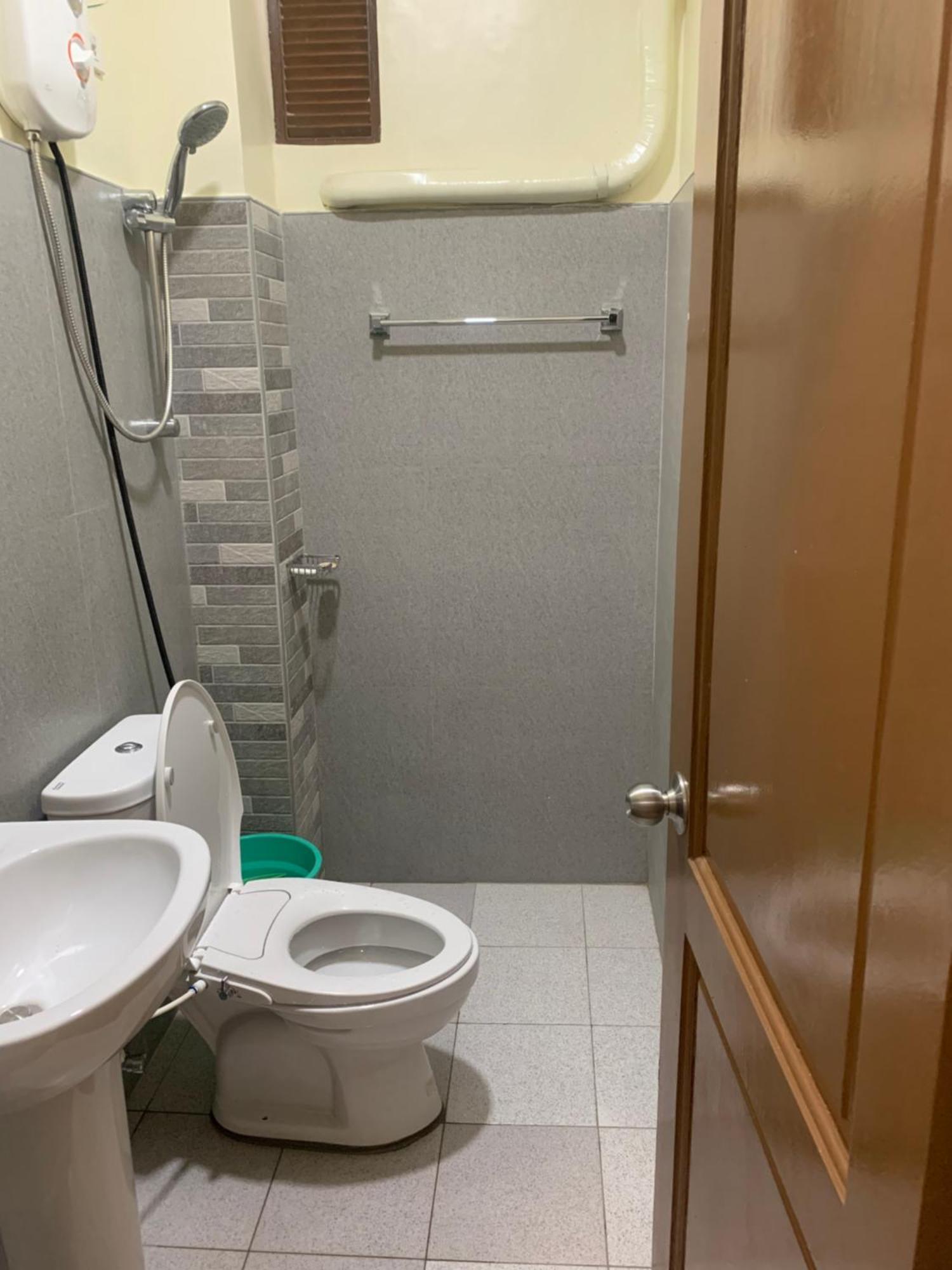 Zl Travelers Inn Batuan エクステリア 写真